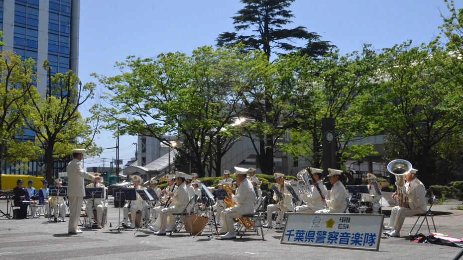 千葉県警察音楽隊 ミニコンサート in IKSPIARI