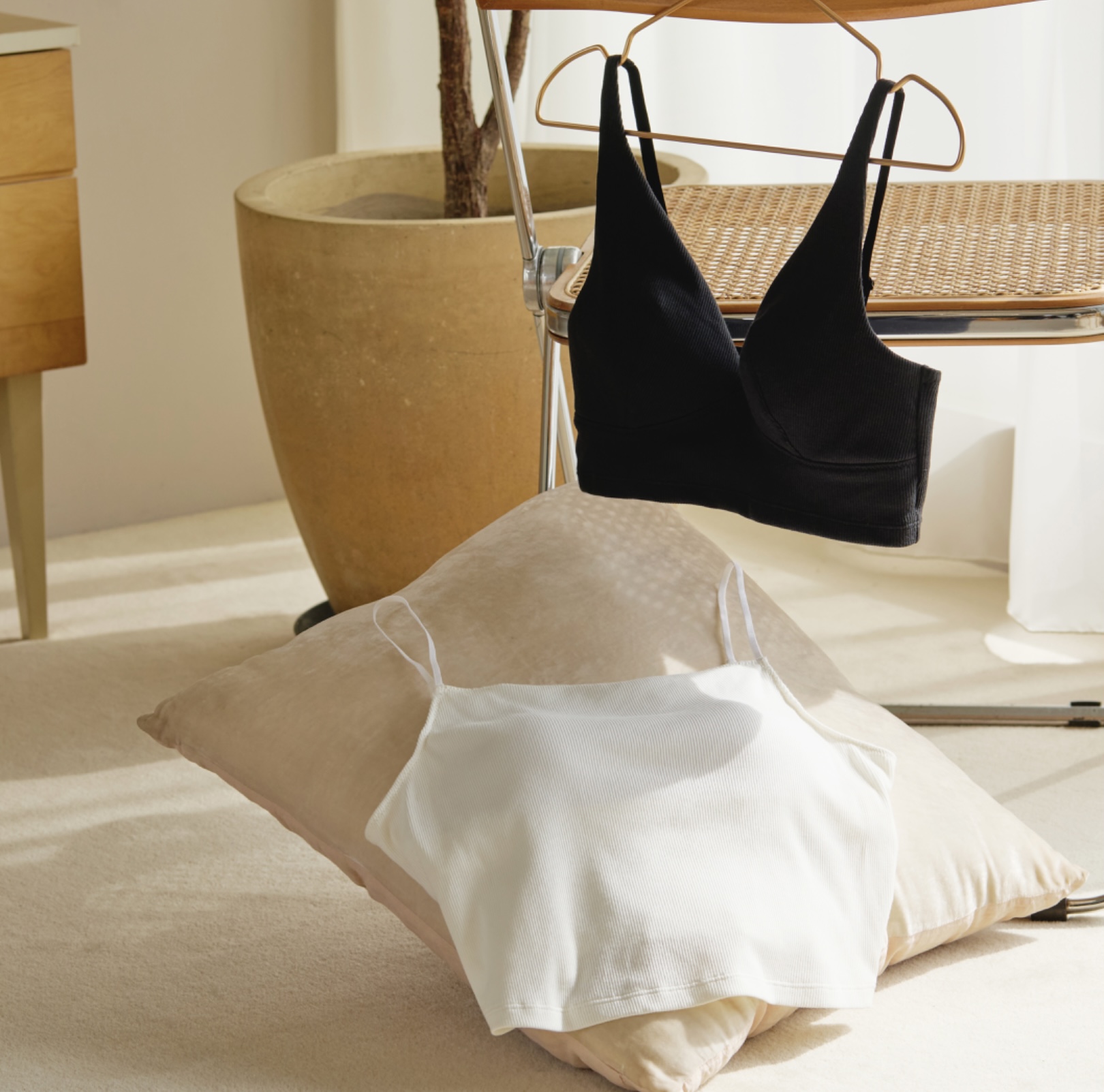 AMO'S STYLE by Triumph